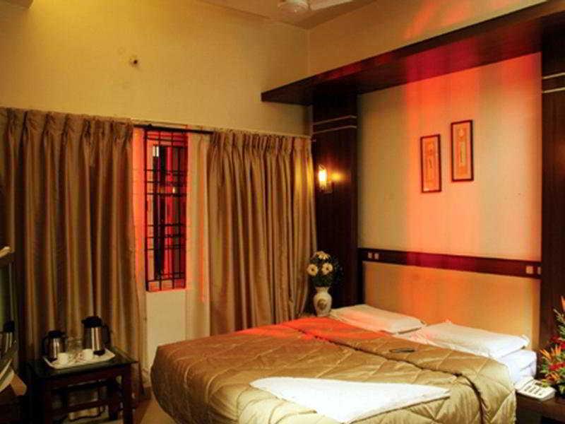 Golden Residency, Gandhi Nagar 2*