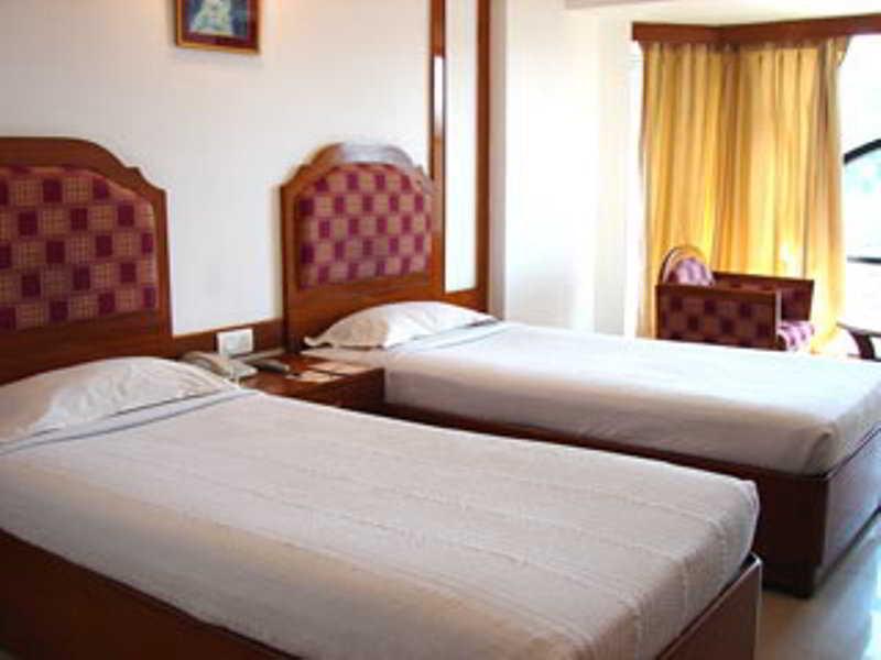 Hotel Monarch Brigade Road 3*