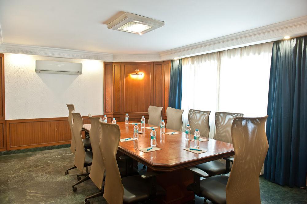 Paraag Hotel 3*
