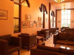 The Club Hotel