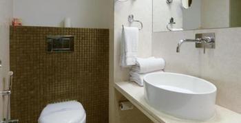 Monarch Brigade Road Hotel 3*