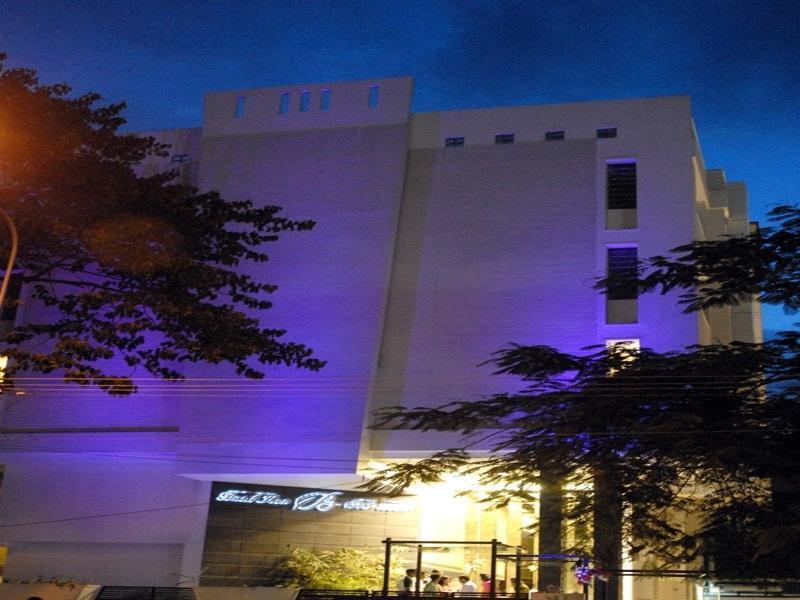 Bloom - Indiranagar 3*