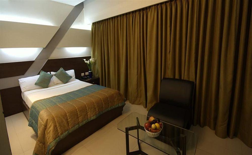Hotel Treebo Trend Edge St Marks Road Bangalore