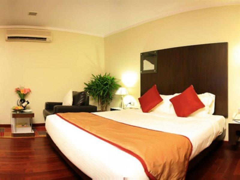 Hotel 37th Crescent Bangalore
