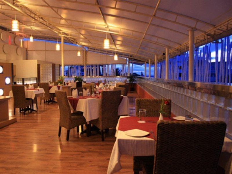 Hotel 37th Crescent 3*