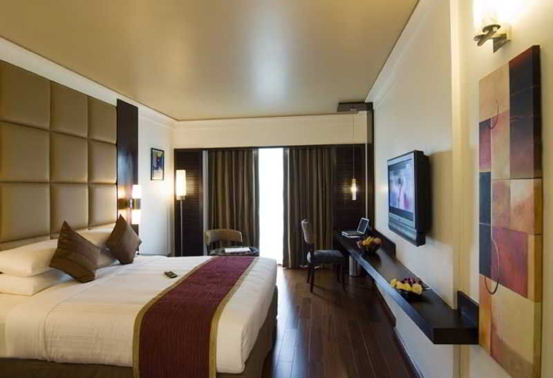 Hotel Iris The Business