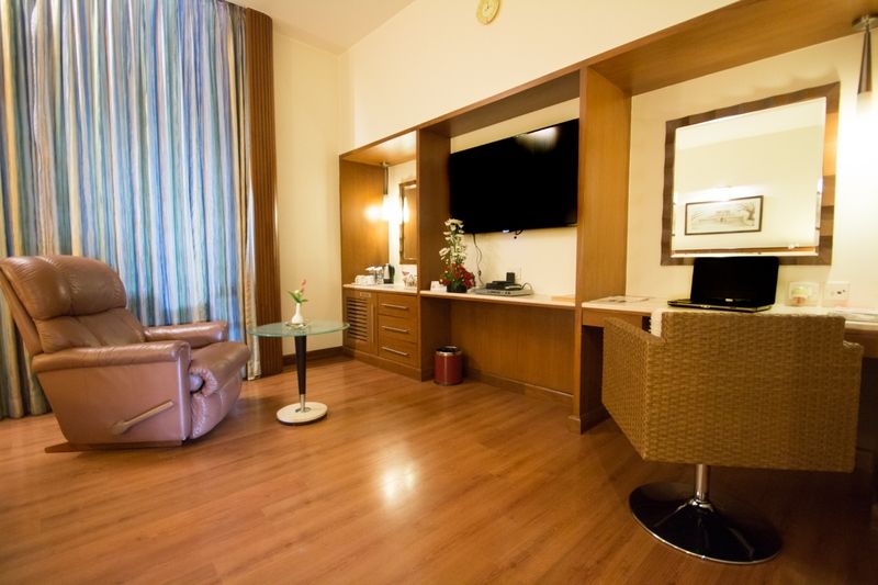 Hotel La Sara Grand Bangalore