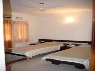 Bed & Breakfast Treebo Trip Cynosure Suites 3*