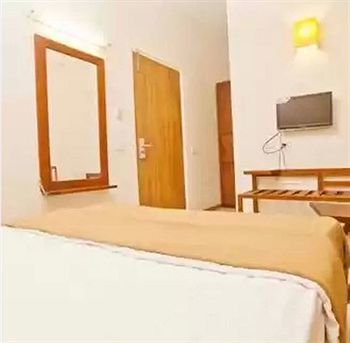 Hotel Holiday Home 2*