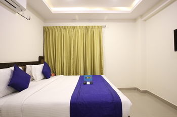 Hotel Fabhotel Bharini Electronic 3*
