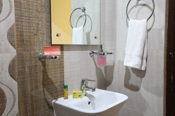 Fabhotel Bharini Electronic 3*