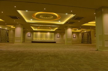 Hotel Fabhotel Berrys Marathahalli 3*