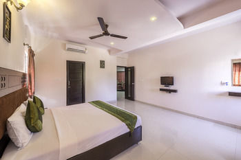 Hotel Sanctum 3*