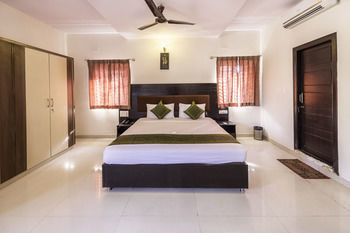 Sanctum 3*