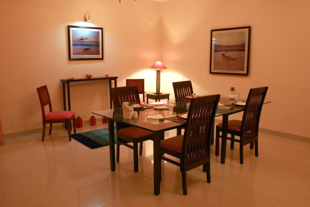 Sterling Living Space - Residency Road Apartment