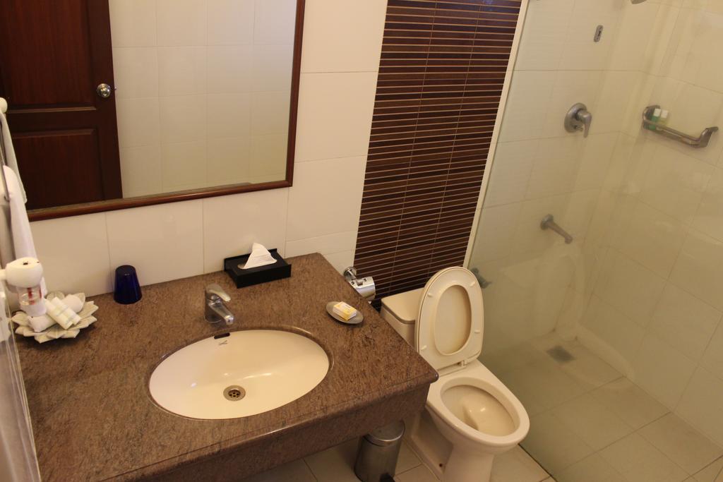 Hotel Justa Off Mg Road