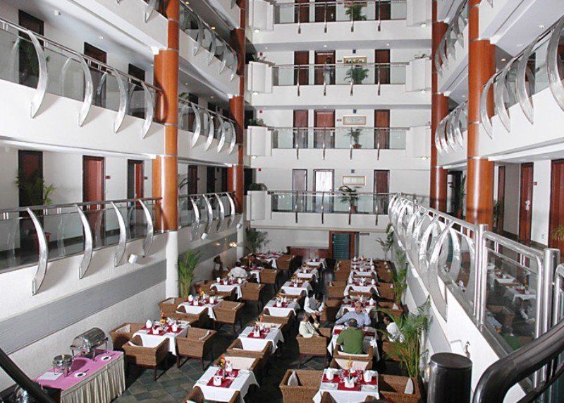 Citadel Sarovar Portico 4*