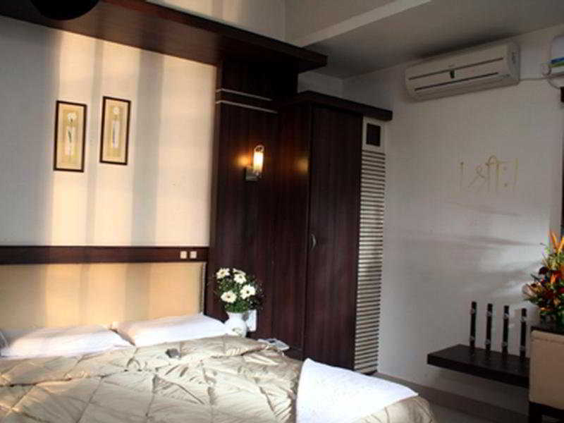 Golden Residency, Gandhi Nagar 2*