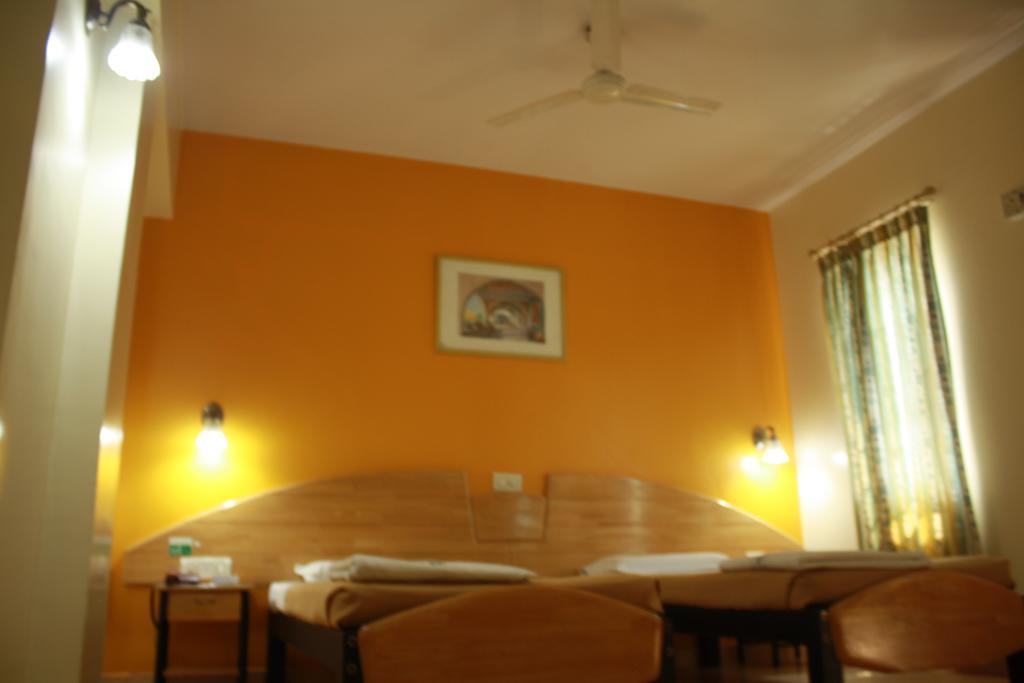 Tom'S Hotel