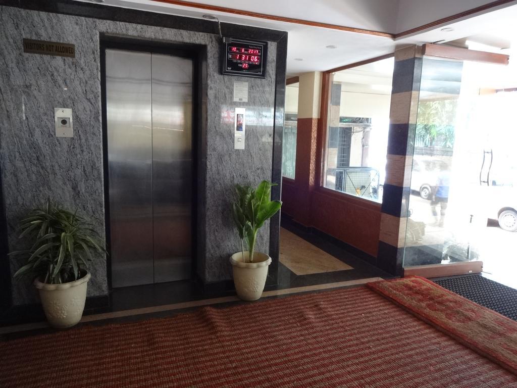 Chinna's Residency Hotel 2*