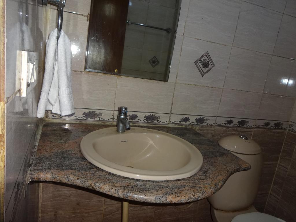 Chinna's Residency Hotel 2*
