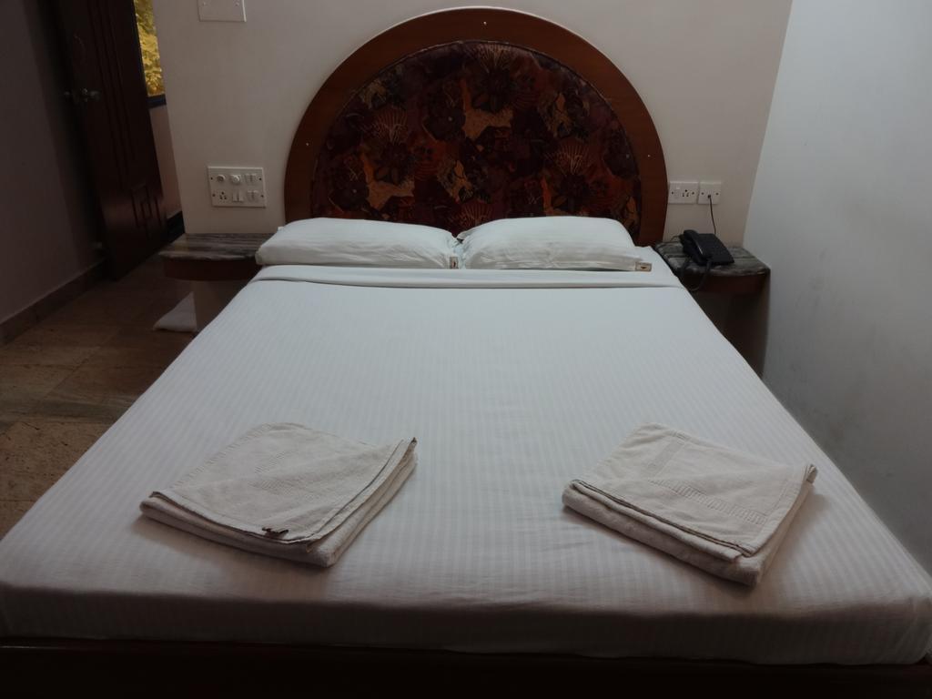 Chinna's Residency Hotel