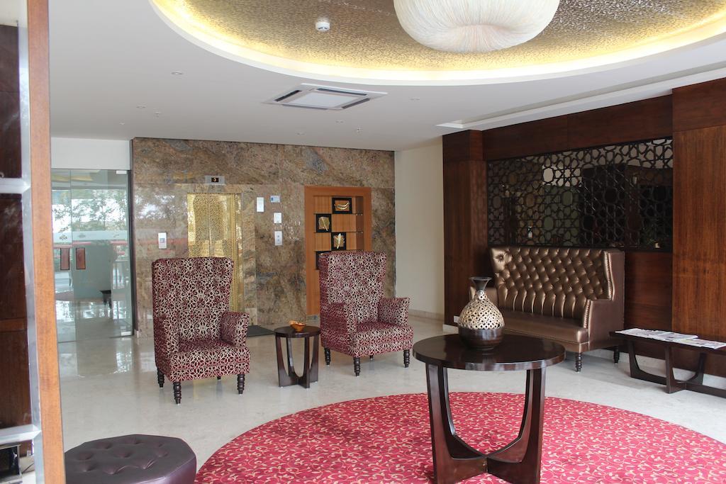 Chris Whitefield Hotel