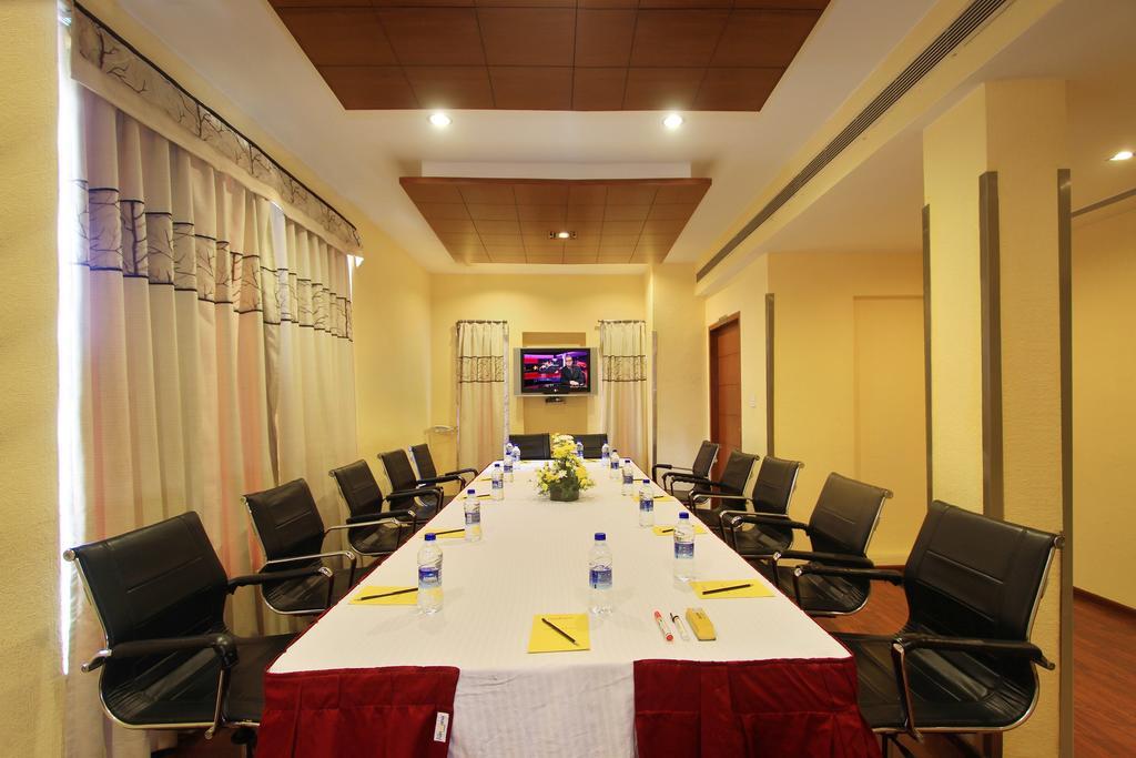 La Sara Grand Hotel Bangalore