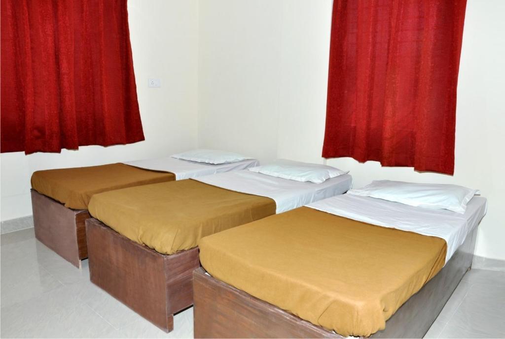 Maple Budget Hotel