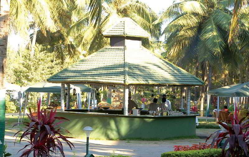 Royal Orchid & Convention Centre, Yelahanka Resort 4*