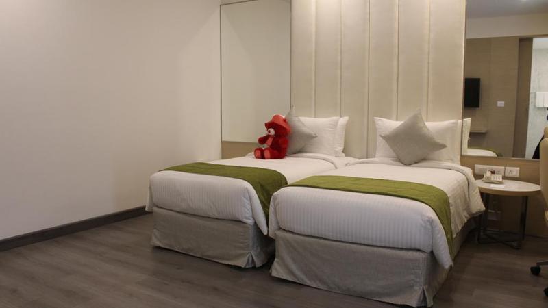 Hotel Sarovar Portico Outer Ring Road 4*