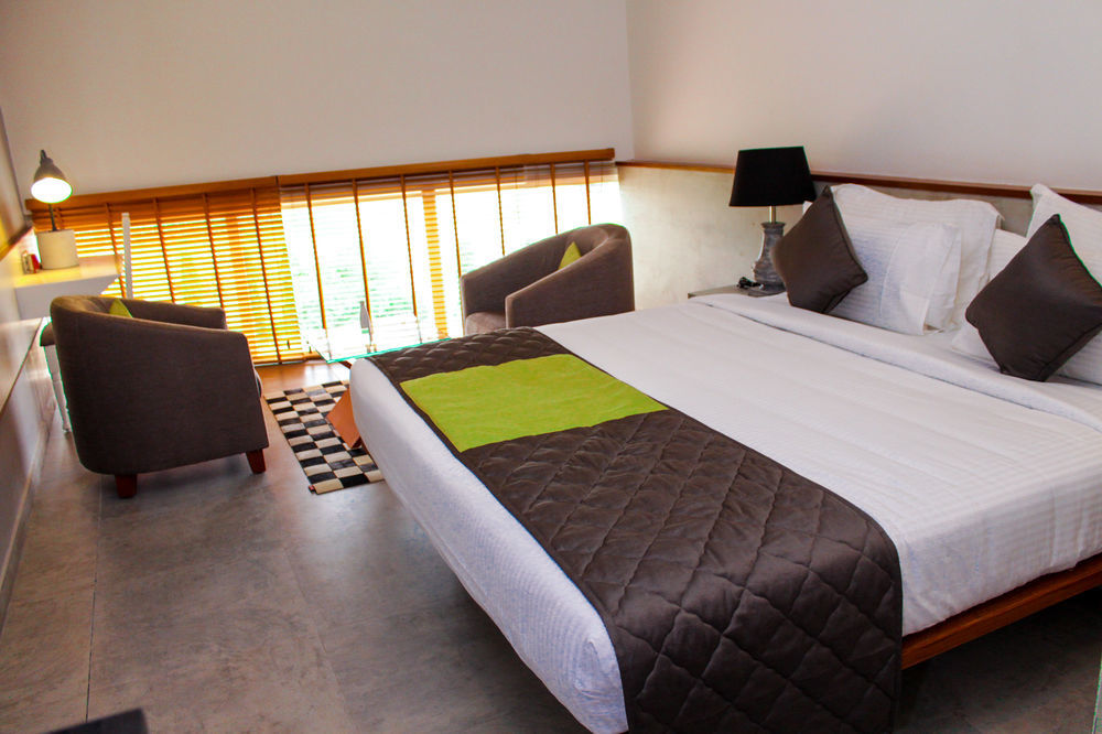 Hotel Shivas Gateway