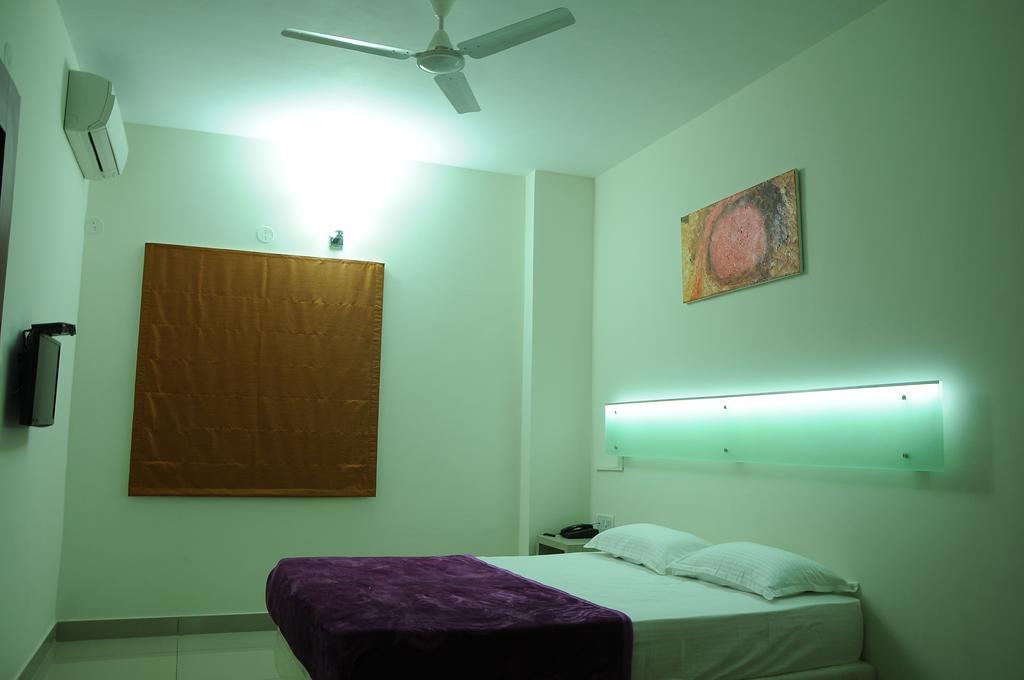 Cinnamon Residency 3*