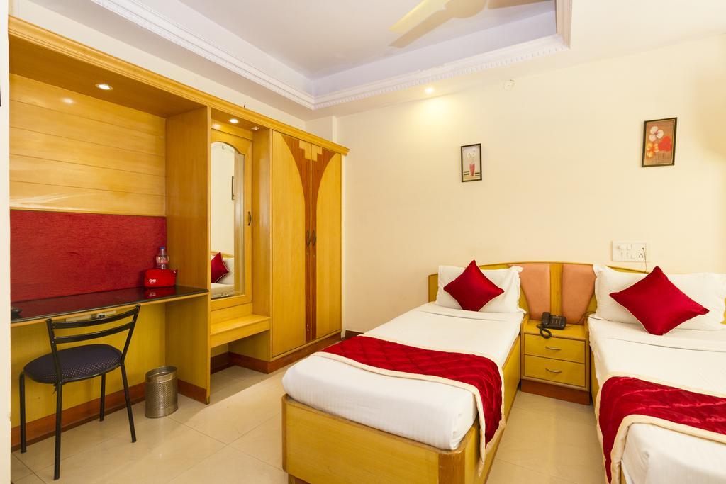 Oyo 374 Near Fortis Hospital Bangalore