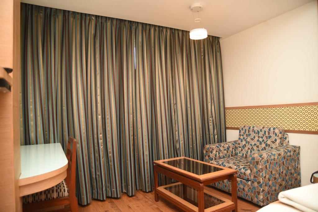Hotel Maurya