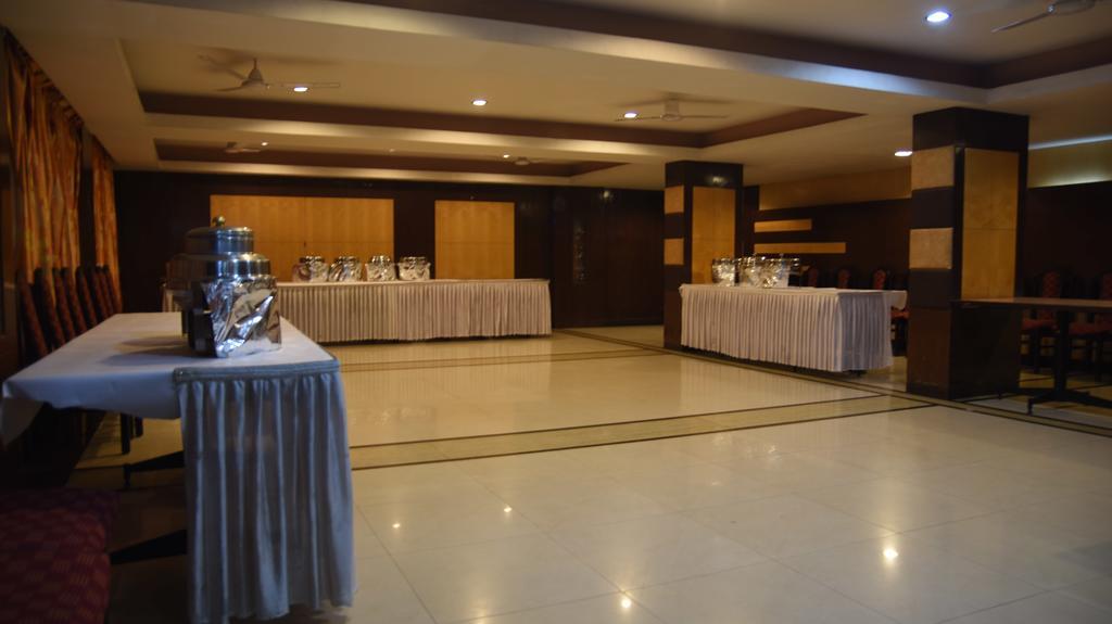 Maurya Hotel 3*