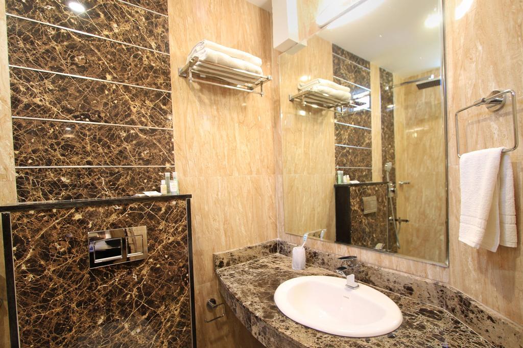 Empire International Church Street 3*