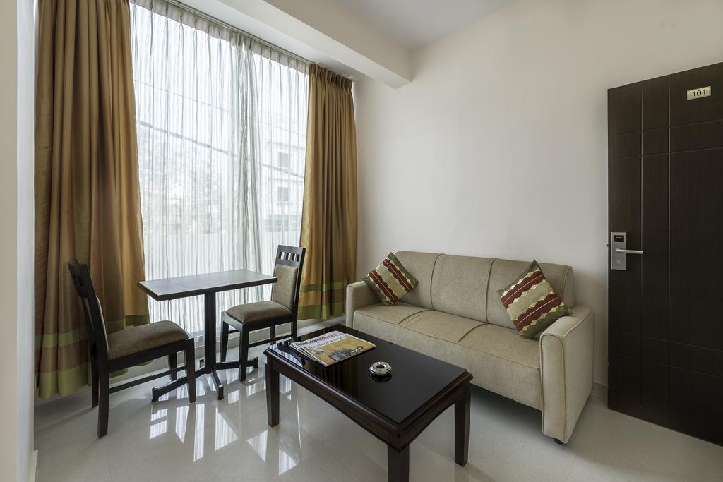 Bed & Breakfast Premium Hoppers Stop