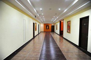 Hotel Treebo Crystal Castle Bangalore