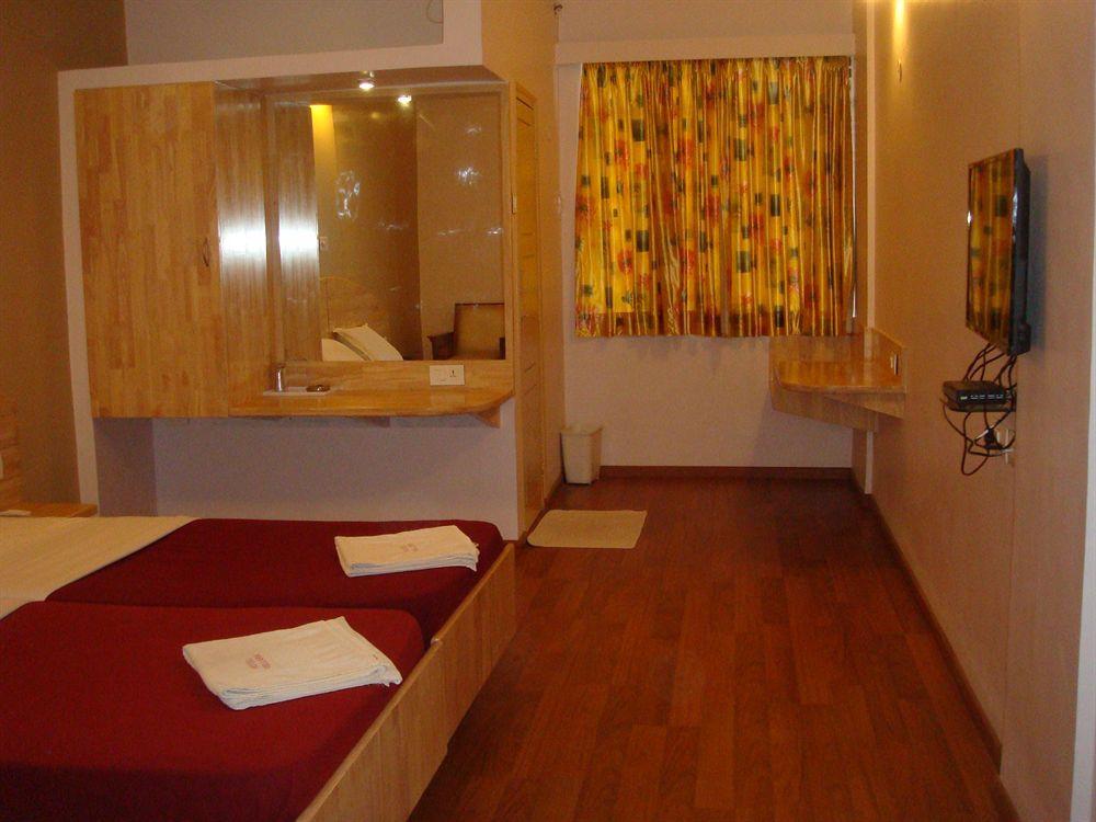 Vellara Hotel
