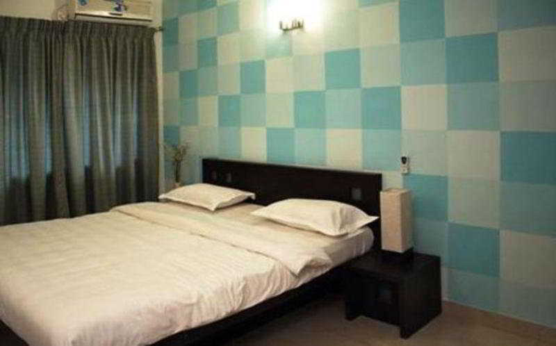 Diamond Service Apartment *