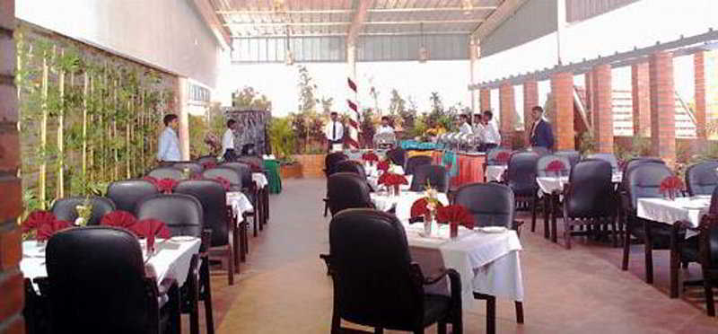 Manpho Bell & Convention Center Hotel 3*