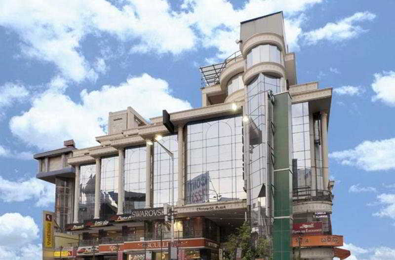 Monarch Brigade Road Hotel