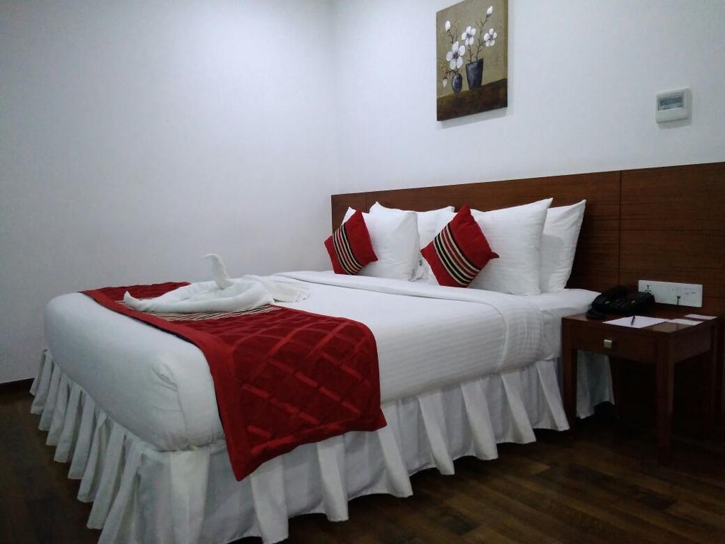 The Royal Comfort Hotel