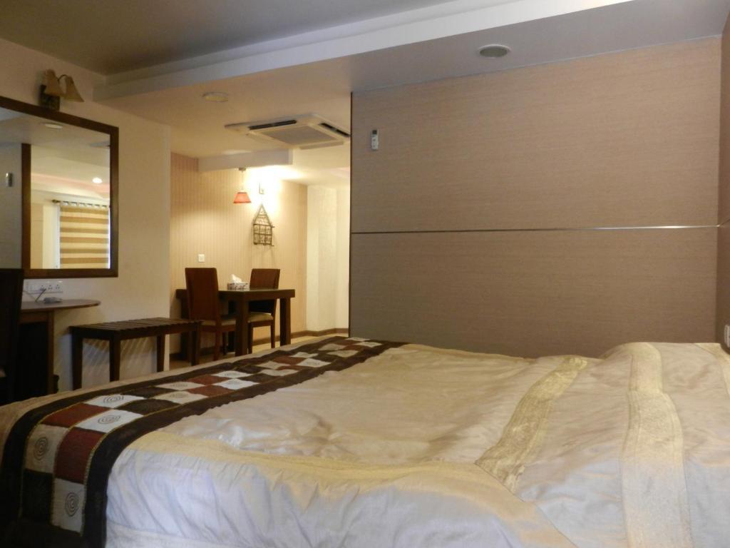 Brunton Heights Executive 3*