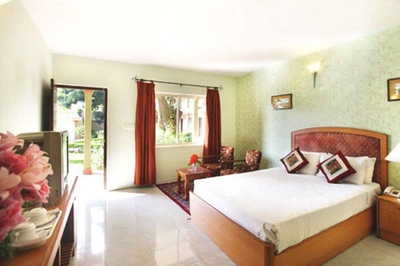 Jayamahal Palace Hotel 4*
