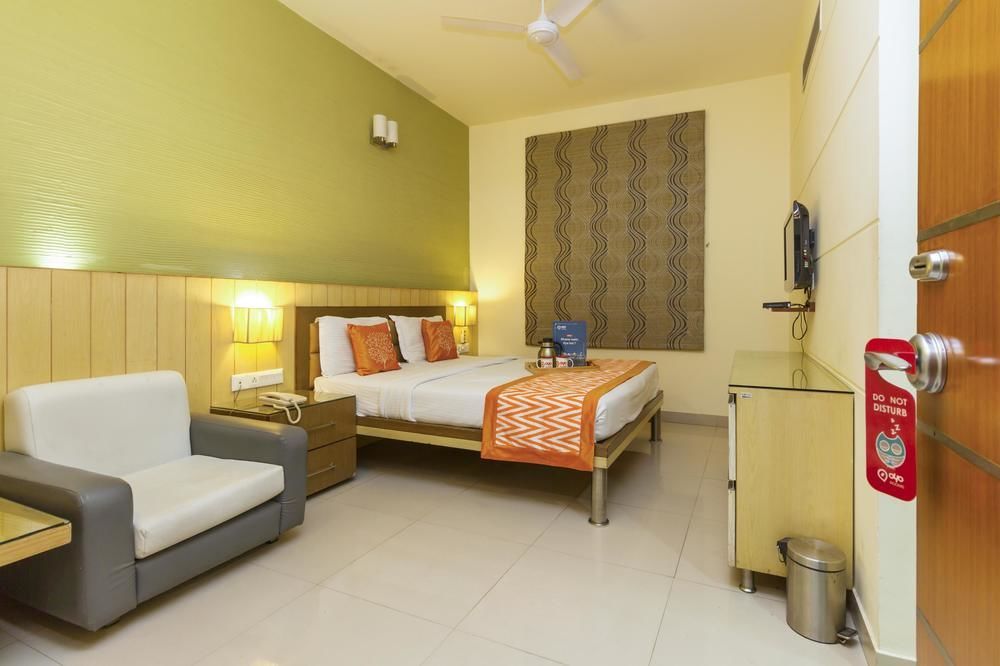 Oyo Majestic Gandhinagar 2 Hotel