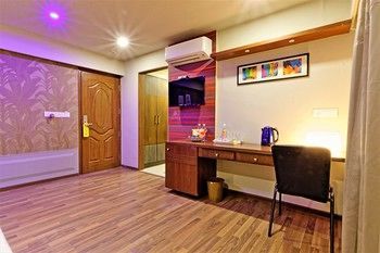 Hotel Fabhotel Berrys Marathahalli Bangalore