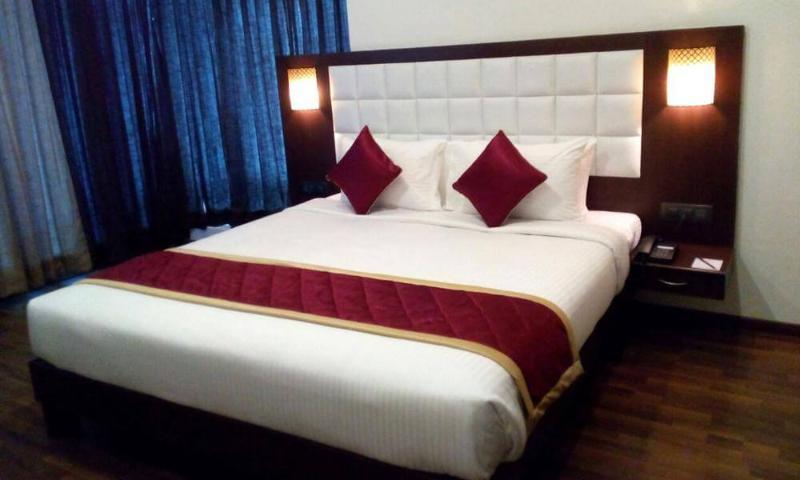 Akshaya Aura