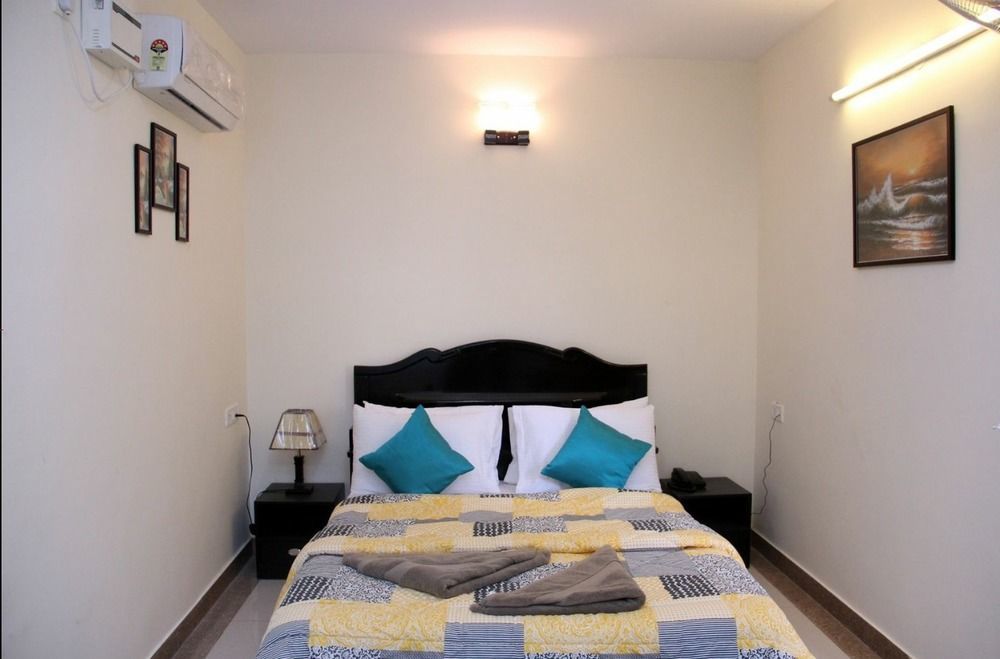 Itsy By Treebo - Palm Emirates Hotel Bangalore